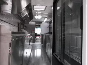 Canadian Brewhouse - Food Trucks - 18 ft Step Van