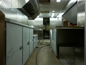 Canadian Brewhouse - Food Trucks - 18 ft Step Van