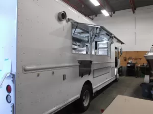 Kitchen Wisdom - Film Catering Trucks - 22 ft Freightliner