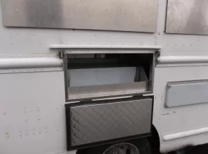 Kitchen Wisdom - Film Catering Trucks - 22 ft Freightliner