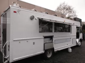 Kitchen Wisdom - Film Catering Trucks - 22 ft Freightliner